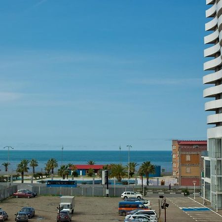 Rezal Plaza Batumi Apartment Bagian luar foto