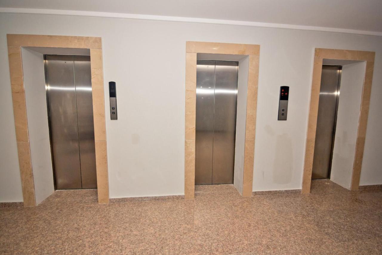Rezal Plaza Batumi Apartment Bagian luar foto