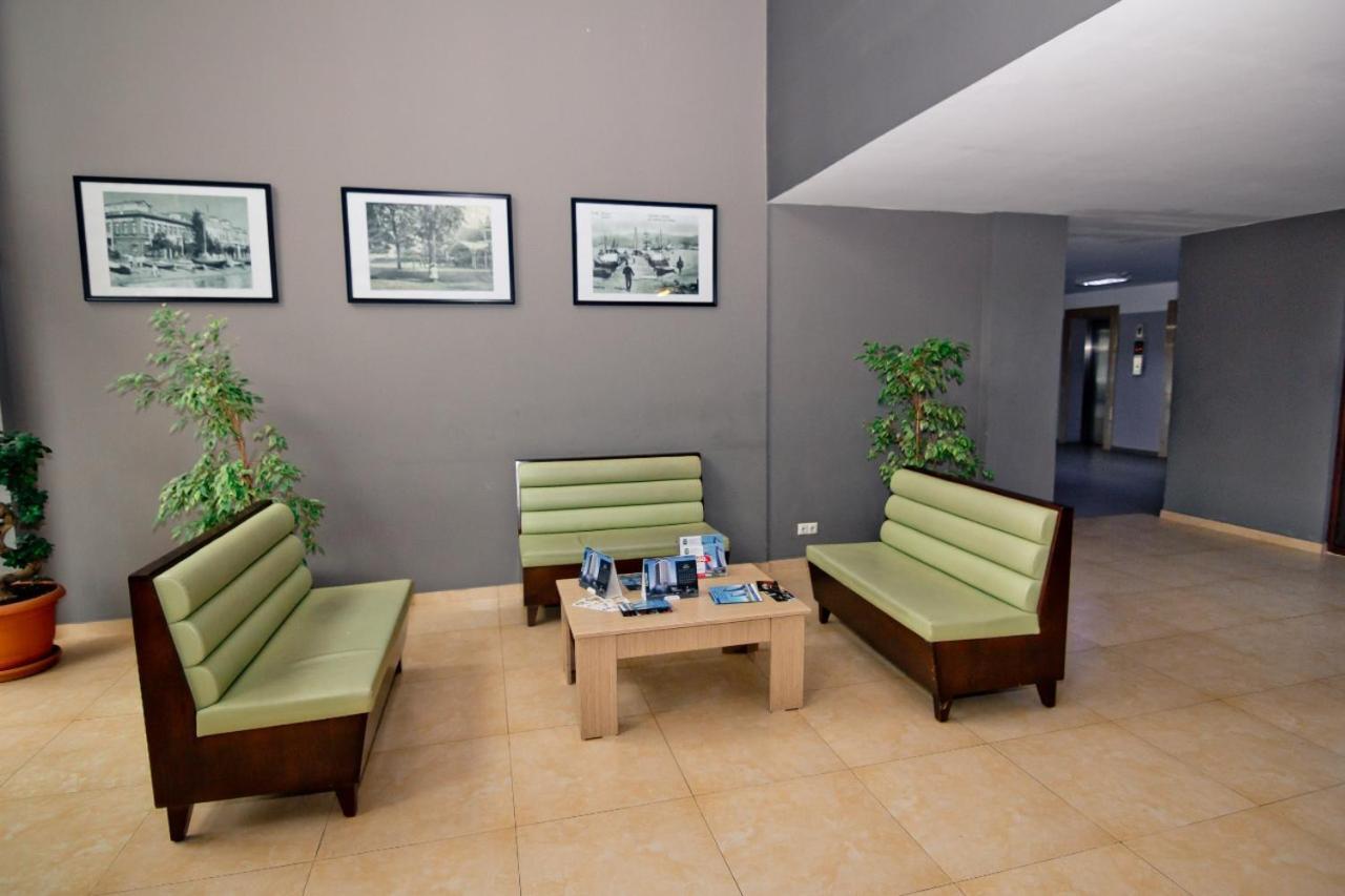 Rezal Plaza Batumi Apartment Bagian luar foto