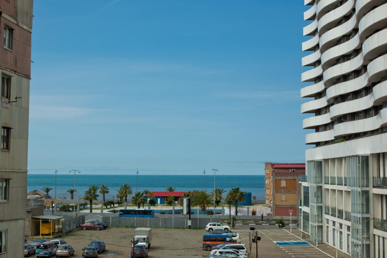 Rezal Plaza Batumi Apartment Bagian luar foto